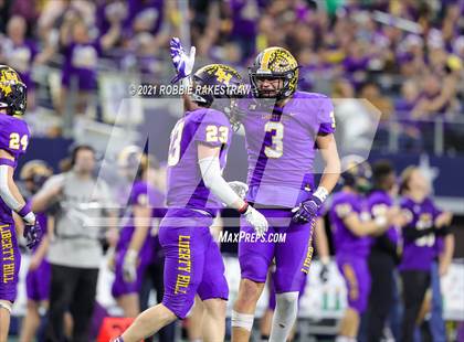 Thumbnail 2 in South Oak Cliff vs. Liberty Hill (UIL Football 5A D2 Finals) photogallery.