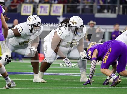 Thumbnail 2 in South Oak Cliff vs. Liberty Hill (UIL Football 5A D2 Finals) photogallery.