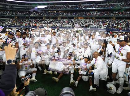 Thumbnail 2 in South Oak Cliff vs. Liberty Hill (UIL Football 5A D2 Finals) photogallery.