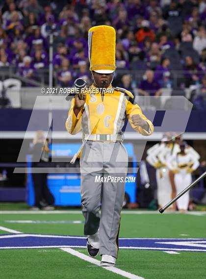 Thumbnail 2 in South Oak Cliff vs. Liberty Hill (UIL Football 5A D2 Finals) photogallery.