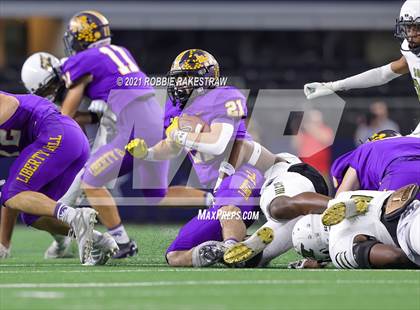 Thumbnail 2 in South Oak Cliff vs. Liberty Hill (UIL Football 5A D2 Finals) photogallery.