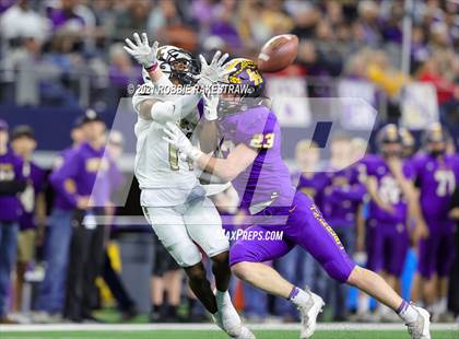 Thumbnail 1 in South Oak Cliff vs. Liberty Hill (UIL Football 5A D2 Finals) photogallery.
