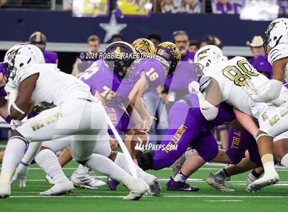 Thumbnail 2 in South Oak Cliff vs. Liberty Hill (UIL Football 5A D2 Finals) photogallery.