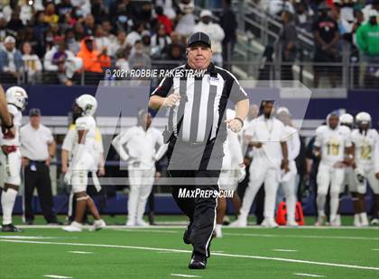 Thumbnail 3 in South Oak Cliff vs. Liberty Hill (UIL Football 5A D2 Finals) photogallery.