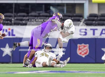 Thumbnail 1 in South Oak Cliff vs. Liberty Hill (UIL Football 5A D2 Finals) photogallery.