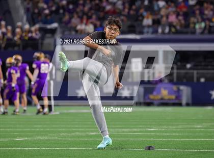 Thumbnail 1 in South Oak Cliff vs. Liberty Hill (UIL Football 5A D2 Finals) photogallery.