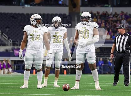 Thumbnail 2 in South Oak Cliff vs. Liberty Hill (UIL Football 5A D2 Finals) photogallery.