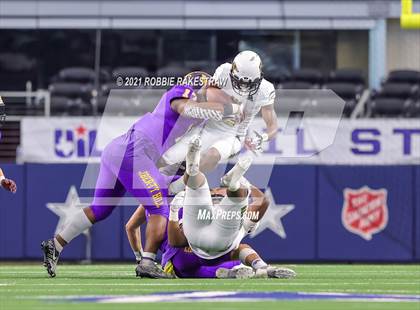 Thumbnail 2 in South Oak Cliff vs. Liberty Hill (UIL Football 5A D2 Finals) photogallery.