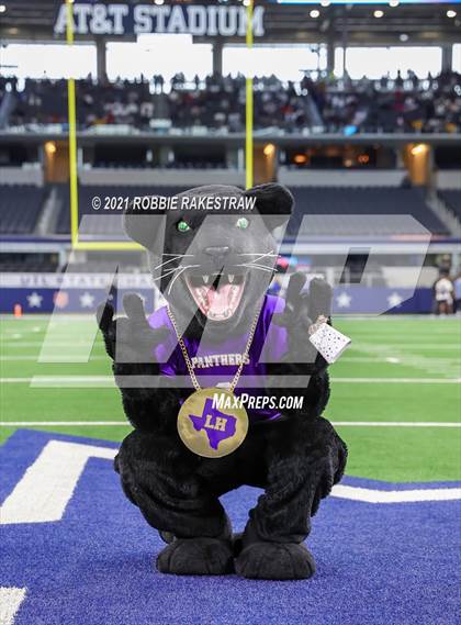 Thumbnail 2 in South Oak Cliff vs. Liberty Hill (UIL Football 5A D2 Finals) photogallery.