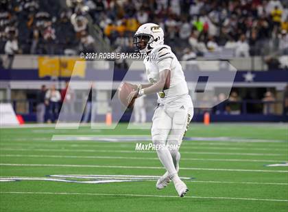 Thumbnail 1 in South Oak Cliff vs. Liberty Hill (UIL Football 5A D2 Finals) photogallery.