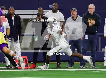 Thumbnail 2 in South Oak Cliff vs. Liberty Hill (UIL Football 5A D2 Finals) photogallery.
