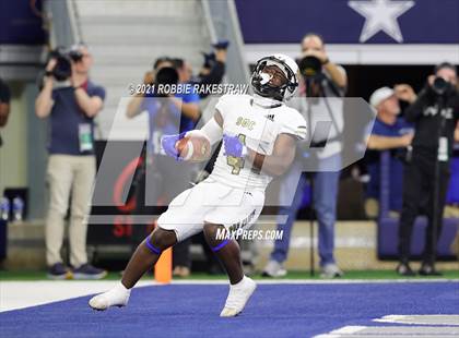 Thumbnail 3 in South Oak Cliff vs. Liberty Hill (UIL Football 5A D2 Finals) photogallery.