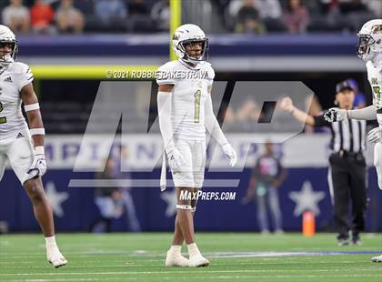 Thumbnail 2 in South Oak Cliff vs. Liberty Hill (UIL Football 5A D2 Finals) photogallery.
