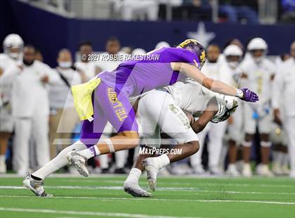 Thumbnail 1 in South Oak Cliff vs. Liberty Hill (UIL Football 5A D2 Finals) photogallery.