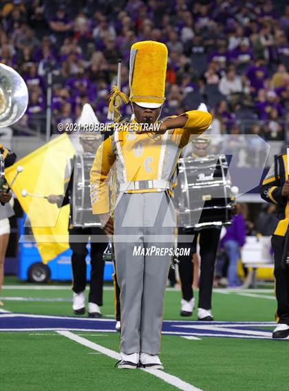 Thumbnail 1 in South Oak Cliff vs. Liberty Hill (UIL Football 5A D2 Finals) photogallery.
