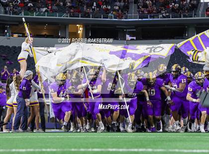 Thumbnail 1 in South Oak Cliff vs. Liberty Hill (UIL Football 5A D2 Finals) photogallery.