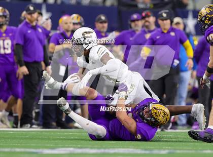 Thumbnail 3 in South Oak Cliff vs. Liberty Hill (UIL Football 5A D2 Finals) photogallery.