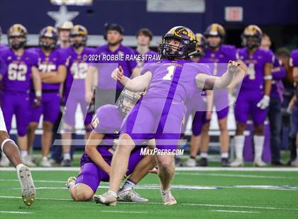 Thumbnail 2 in South Oak Cliff vs. Liberty Hill (UIL Football 5A D2 Finals) photogallery.