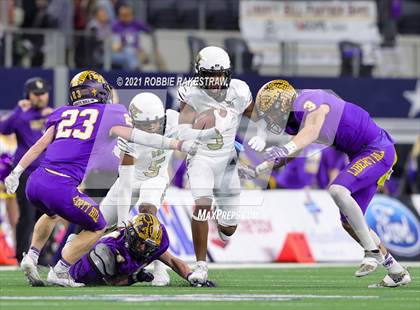 Thumbnail 3 in South Oak Cliff vs. Liberty Hill (UIL Football 5A D2 Finals) photogallery.