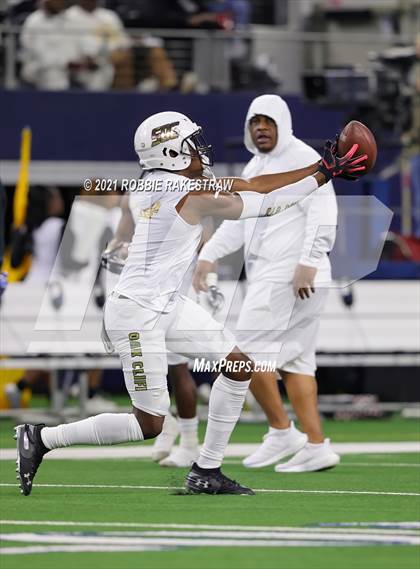 Thumbnail 2 in South Oak Cliff vs. Liberty Hill (UIL Football 5A D2 Finals) photogallery.
