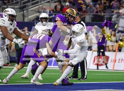 Thumbnail 3 in South Oak Cliff vs. Liberty Hill (UIL Football 5A D2 Finals) photogallery.