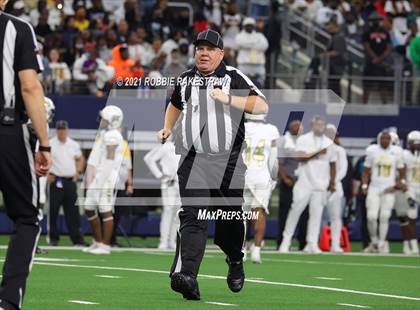 Thumbnail 1 in South Oak Cliff vs. Liberty Hill (UIL Football 5A D2 Finals) photogallery.