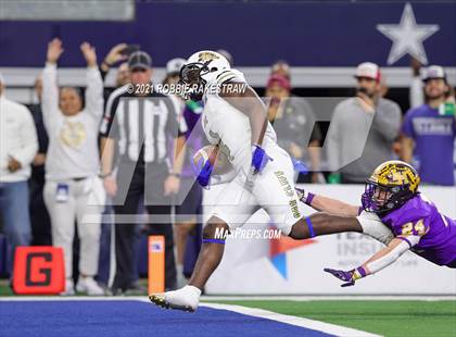 Thumbnail 3 in South Oak Cliff vs. Liberty Hill (UIL Football 5A D2 Finals) photogallery.