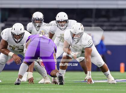 Thumbnail 1 in South Oak Cliff vs. Liberty Hill (UIL Football 5A D2 Finals) photogallery.