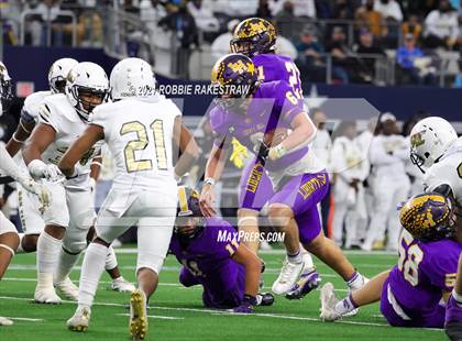 Thumbnail 3 in South Oak Cliff vs. Liberty Hill (UIL Football 5A D2 Finals) photogallery.