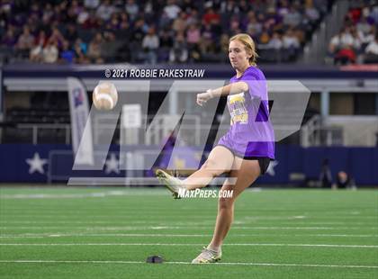 Thumbnail 1 in South Oak Cliff vs. Liberty Hill (UIL Football 5A D2 Finals) photogallery.