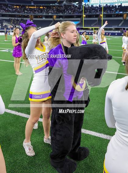 Thumbnail 1 in South Oak Cliff vs. Liberty Hill (UIL Football 5A D2 Finals) photogallery.