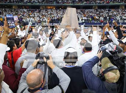 Thumbnail 2 in South Oak Cliff vs. Liberty Hill (UIL Football 5A D2 Finals) photogallery.