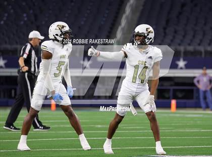 Thumbnail 1 in South Oak Cliff vs. Liberty Hill (UIL Football 5A D2 Finals) photogallery.