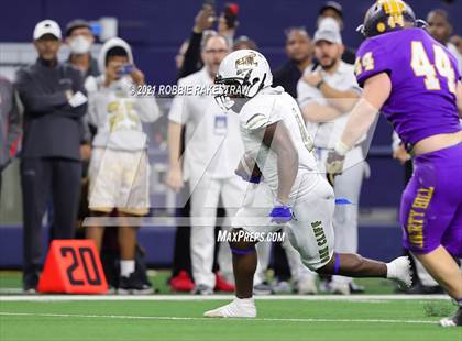 Thumbnail 1 in South Oak Cliff vs. Liberty Hill (UIL Football 5A D2 Finals) photogallery.