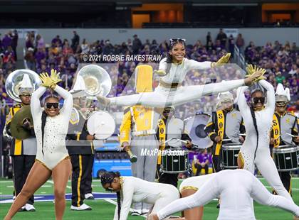 Thumbnail 1 in South Oak Cliff vs. Liberty Hill (UIL Football 5A D2 Finals) photogallery.