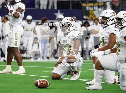 Thumbnail 3 in South Oak Cliff vs. Liberty Hill (UIL Football 5A D2 Finals) photogallery.