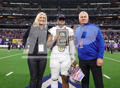 Thumbnail 1 in South Oak Cliff vs. Liberty Hill (UIL Football 5A D2 Finals) photogallery.