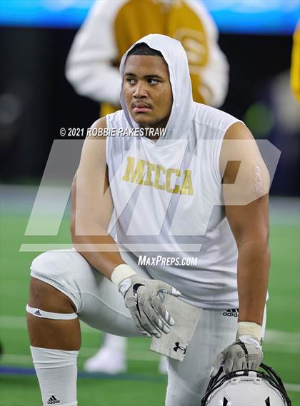 Thumbnail 1 in South Oak Cliff vs. Liberty Hill (UIL Football 5A D2 Finals) photogallery.