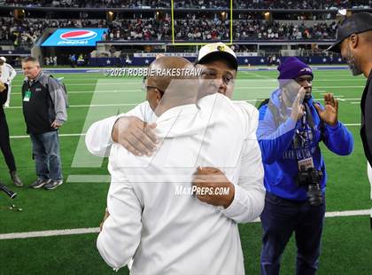 Thumbnail 2 in South Oak Cliff vs. Liberty Hill (UIL Football 5A D2 Finals) photogallery.