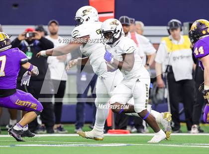 Thumbnail 3 in South Oak Cliff vs. Liberty Hill (UIL Football 5A D2 Finals) photogallery.