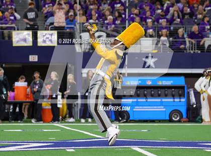 Thumbnail 1 in South Oak Cliff vs. Liberty Hill (UIL Football 5A D2 Finals) photogallery.