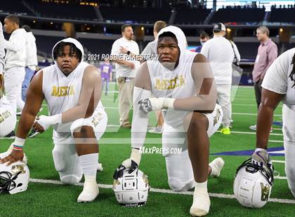 Thumbnail 3 in South Oak Cliff vs. Liberty Hill (UIL Football 5A D2 Finals) photogallery.