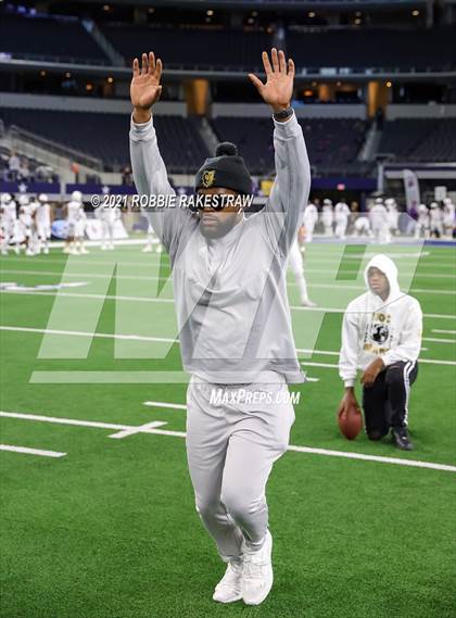 Thumbnail 2 in South Oak Cliff vs. Liberty Hill (UIL Football 5A D2 Finals) photogallery.