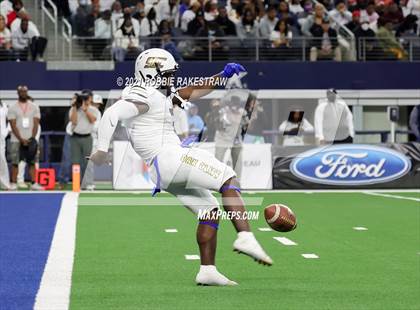 Thumbnail 3 in South Oak Cliff vs. Liberty Hill (UIL Football 5A D2 Finals) photogallery.