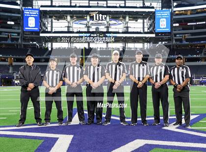 Thumbnail 1 in South Oak Cliff vs. Liberty Hill (UIL Football 5A D2 Finals) photogallery.