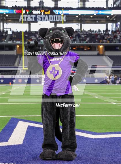 Thumbnail 3 in South Oak Cliff vs. Liberty Hill (UIL Football 5A D2 Finals) photogallery.
