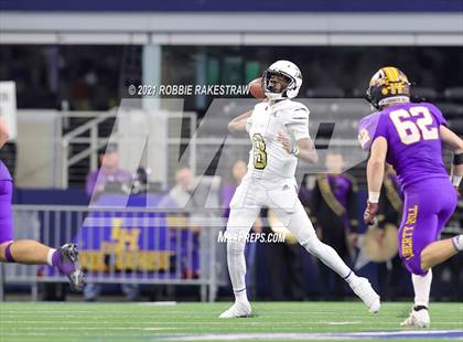 Thumbnail 1 in South Oak Cliff vs. Liberty Hill (UIL Football 5A D2 Finals) photogallery.