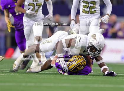 Thumbnail 1 in South Oak Cliff vs. Liberty Hill (UIL Football 5A D2 Finals) photogallery.
