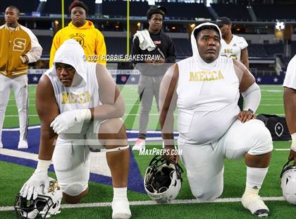 Thumbnail 1 in South Oak Cliff vs. Liberty Hill (UIL Football 5A D2 Finals) photogallery.