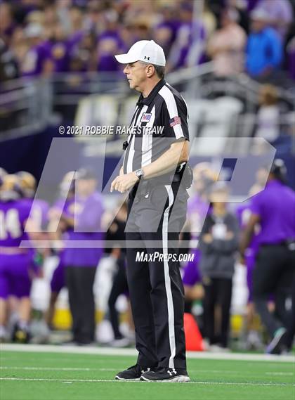 Thumbnail 1 in South Oak Cliff vs. Liberty Hill (UIL Football 5A D2 Finals) photogallery.